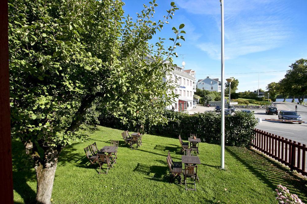 Hotell Laurentius Стренгнес Экстерьер фото